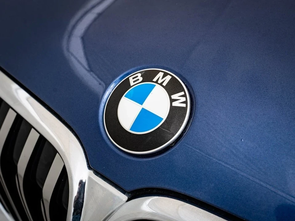 2022 BMW Alpina B7 - Image 3 of 21