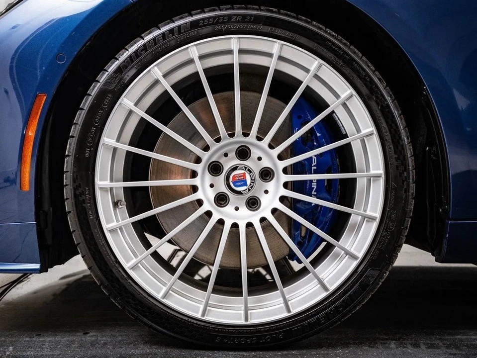 2022 BMW Alpina B7 - Image 13 of 21
