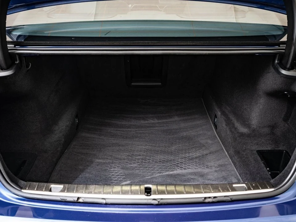 2022 BMW Alpina B7 - Image 19 of 21