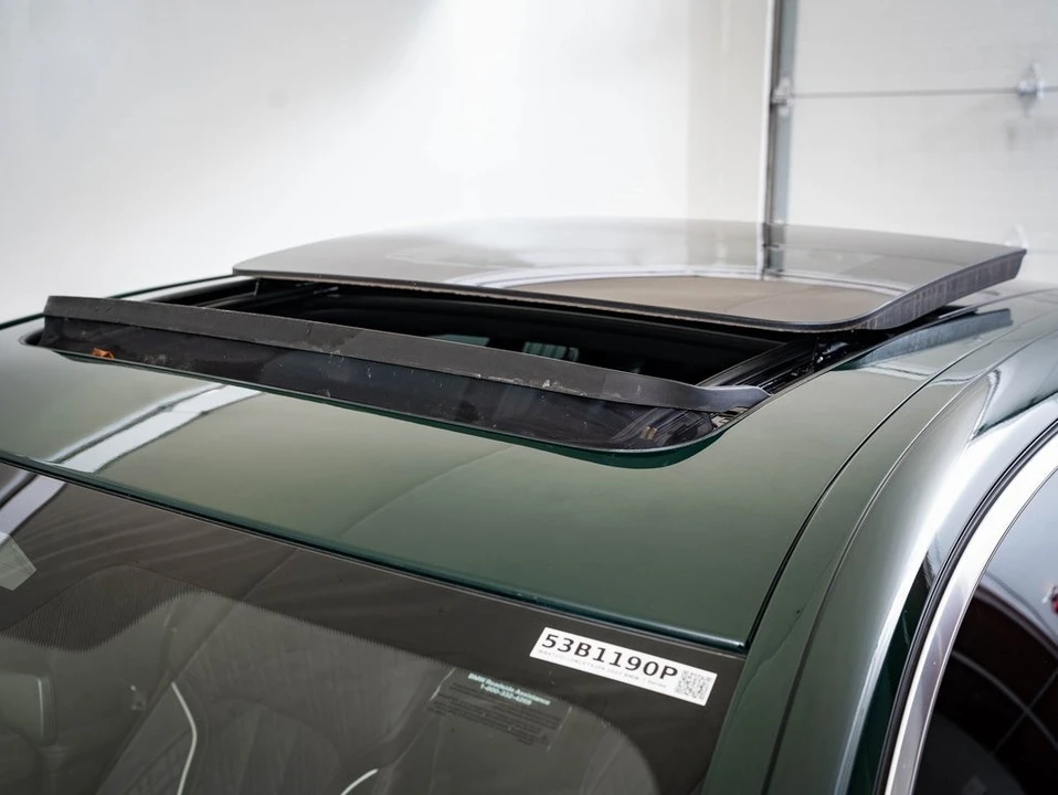 2022 BMW Alpina B7 - Image 14 of 21