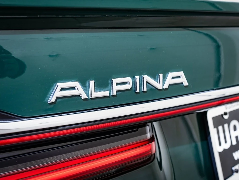 2022 BMW Alpina B7 - Image 18 of 21