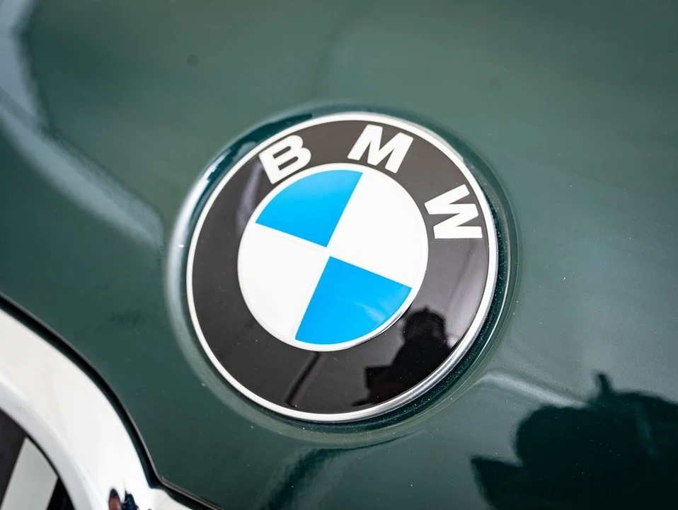 2022 BMW Alpina B7 - Image 3 of 21