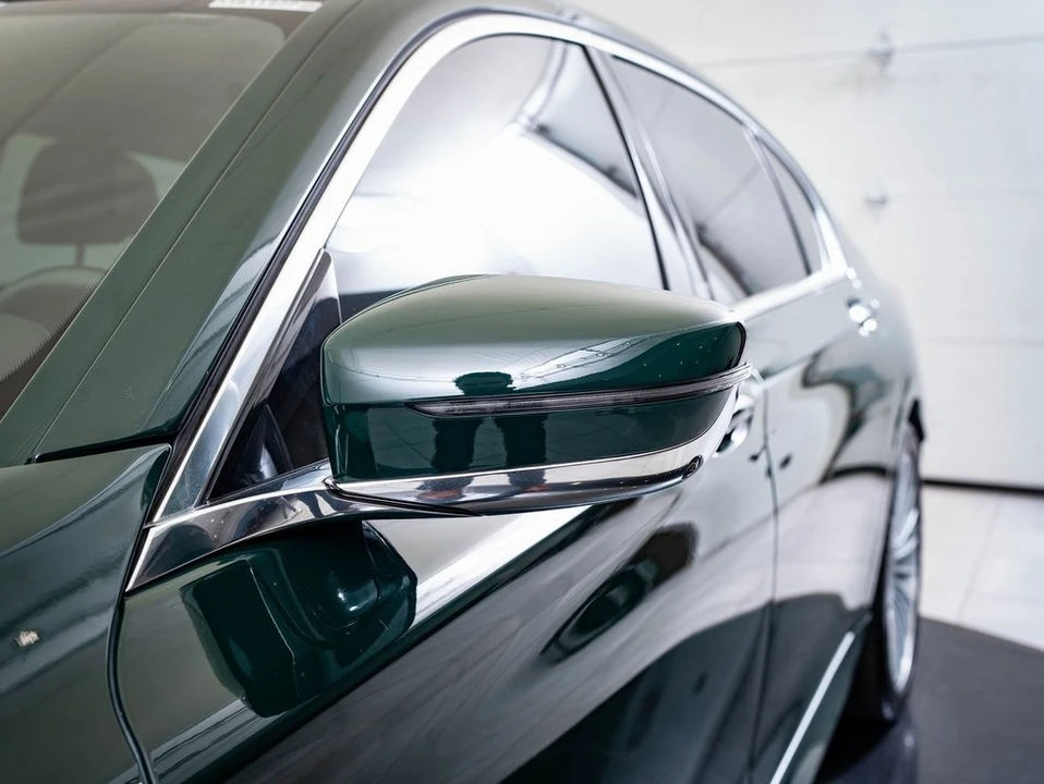 2022 BMW Alpina B7 - Image 17 of 21