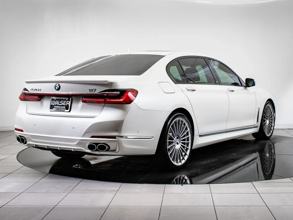 2022 BMW Alpina B7 - Image 10 of 21