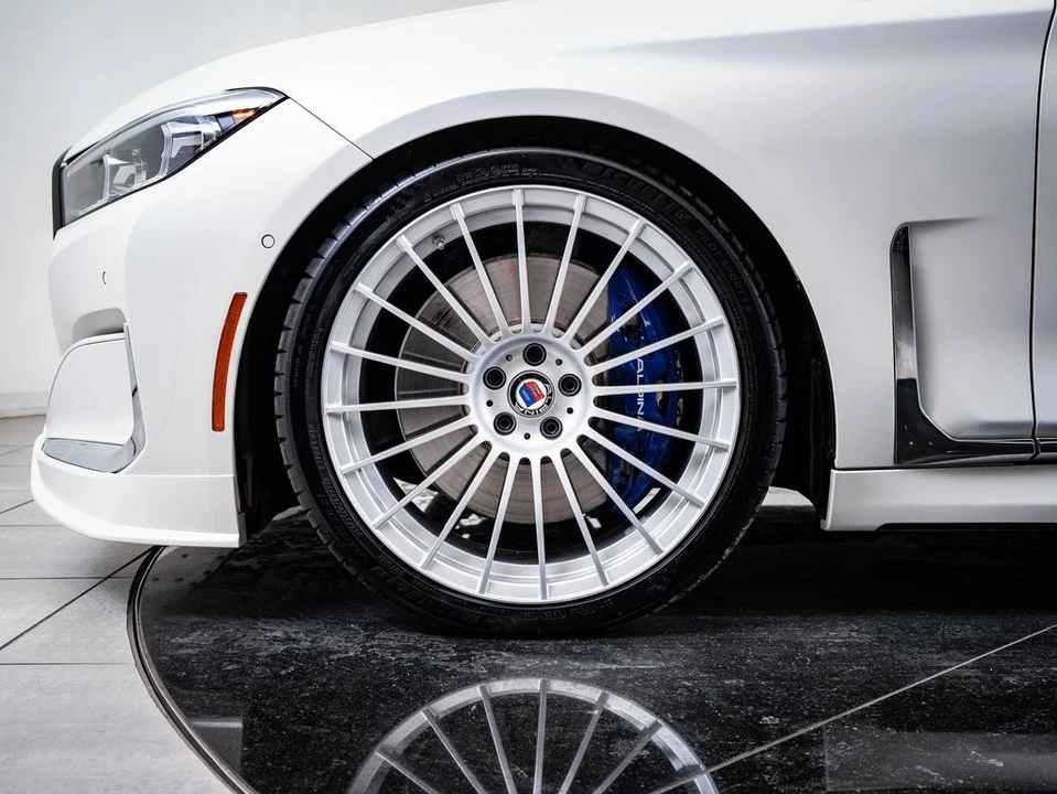 2022 BMW Alpina B7 - Image 13 of 21