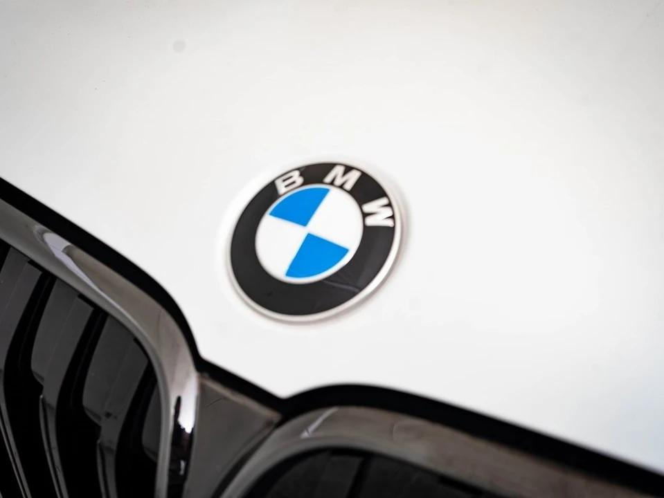 2022 BMW Alpina B7 - Image 3 of 21
