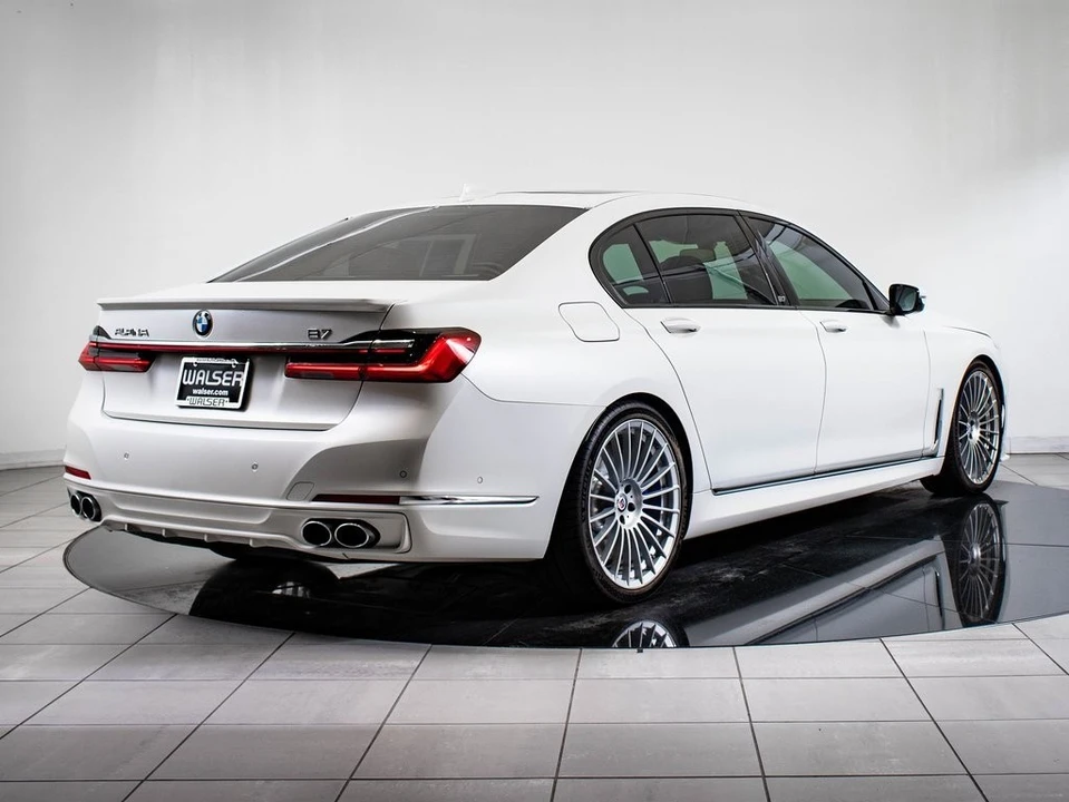 2022 BMW Alpina B7 - Image 10 of 21