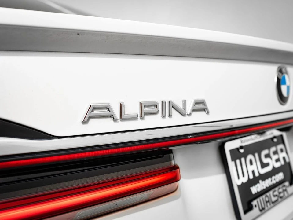 2022 BMW Alpina B7 - Image 16 of 21