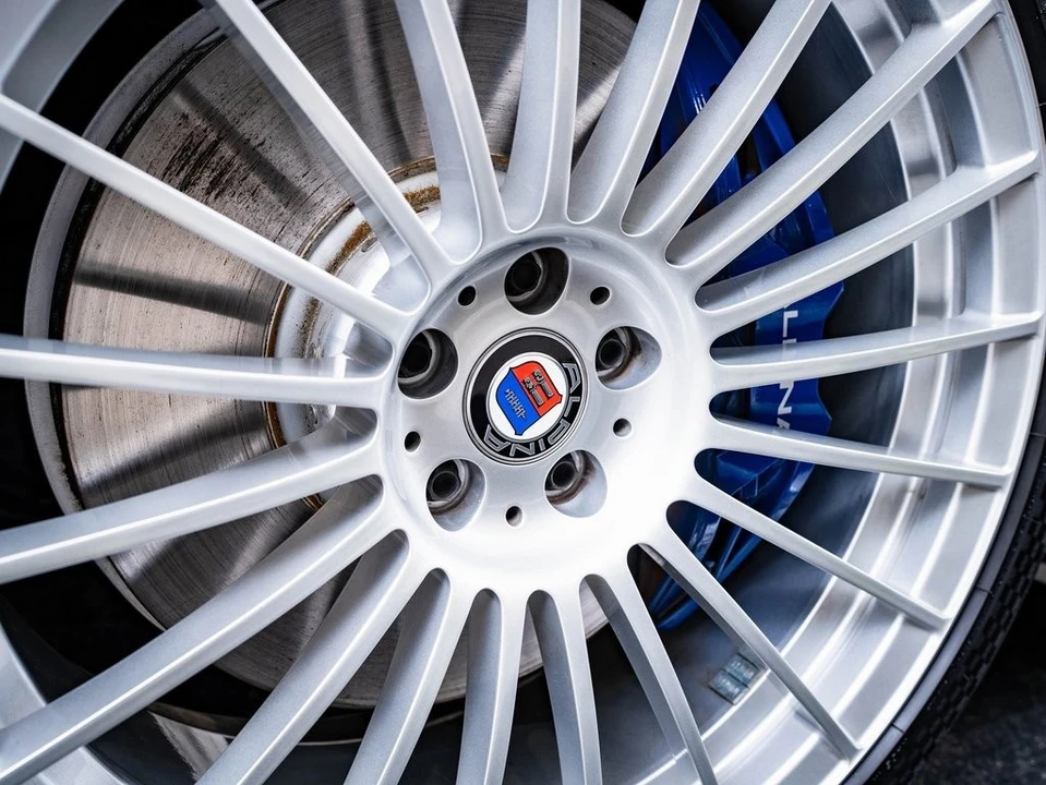 2022 BMW Alpina B7 - Image 8 of 21