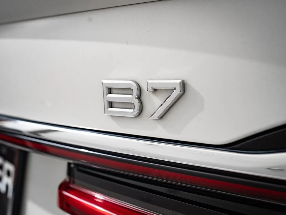 2022 BMW Alpina B7 - Image 9 of 21