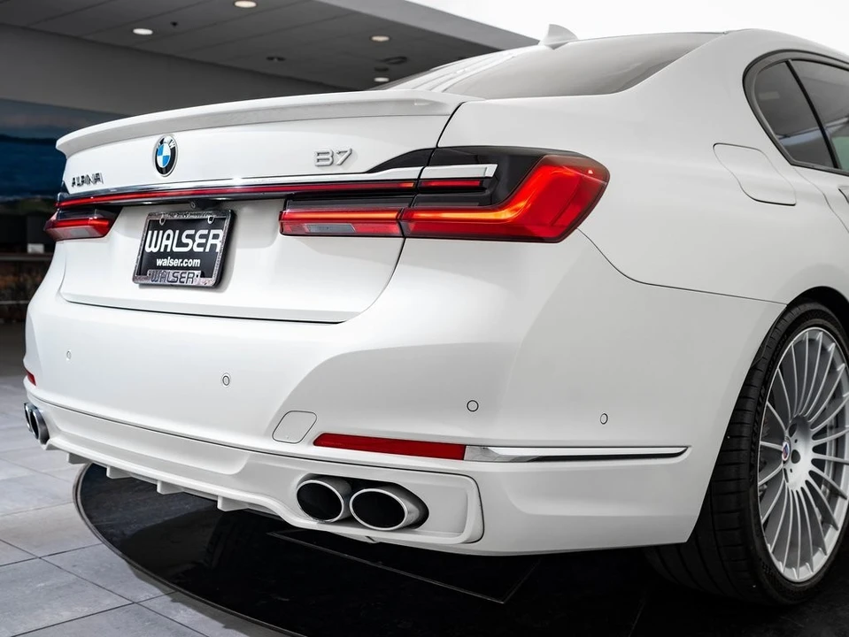 2022 BMW Alpina B7 - Image 20 of 21
