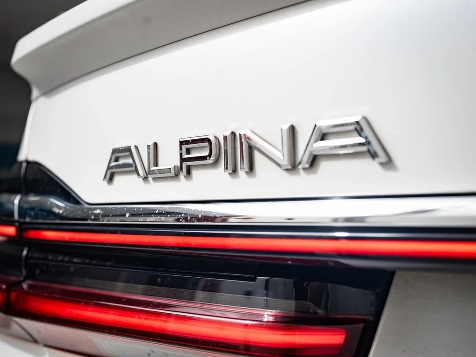 2022 BMW Alpina B7 - Image 17 of 21