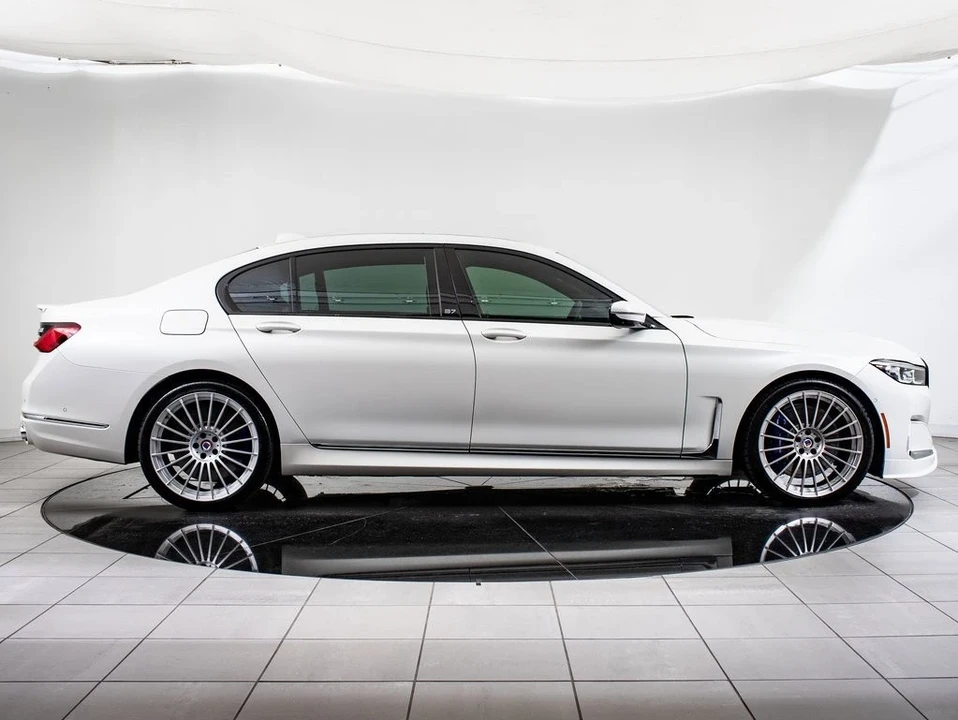2022 BMW Alpina B7 - Image 11 of 21
