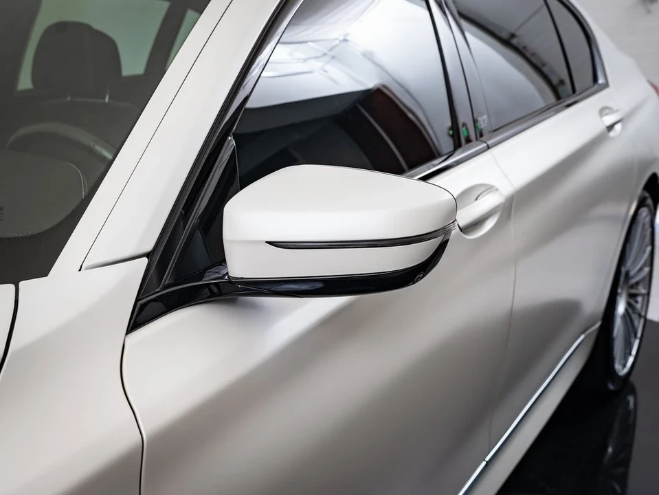 2022 BMW Alpina B7 - Image 16 of 21