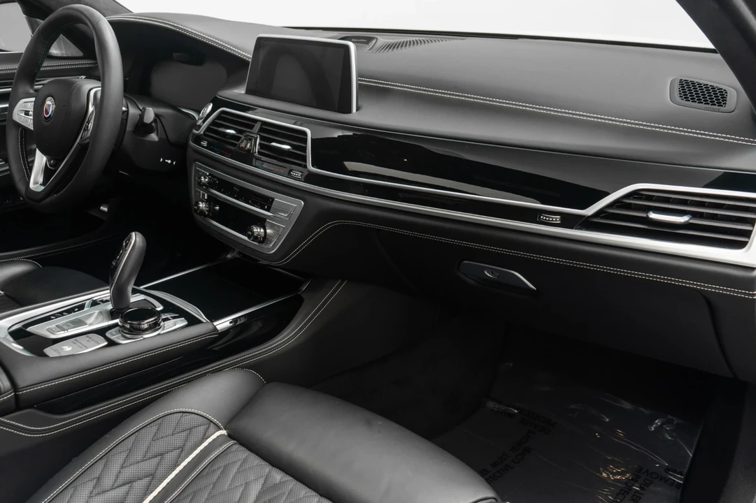 2022 BMW Alpina B7 - Image 14 of 21