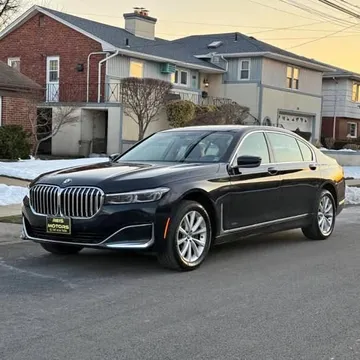 2022 BMW 740i