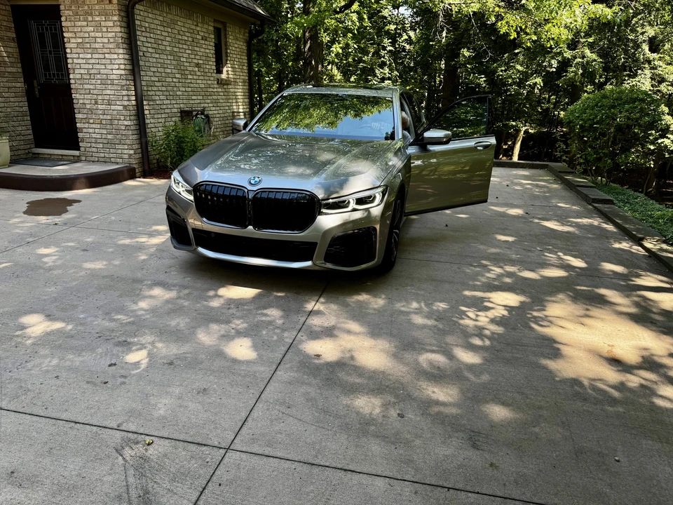 2022 BMW G11/G12 750i & M760i Sedan - Image 19 of 31