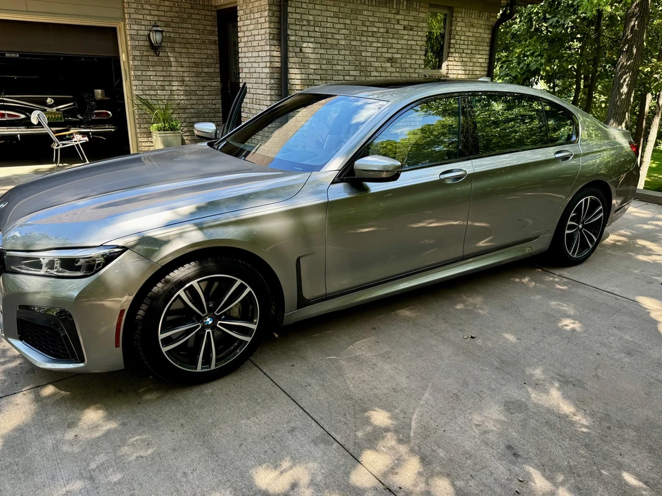 2022 BMW G11/G12 750i & M760i Sedan - Image 20 of 31