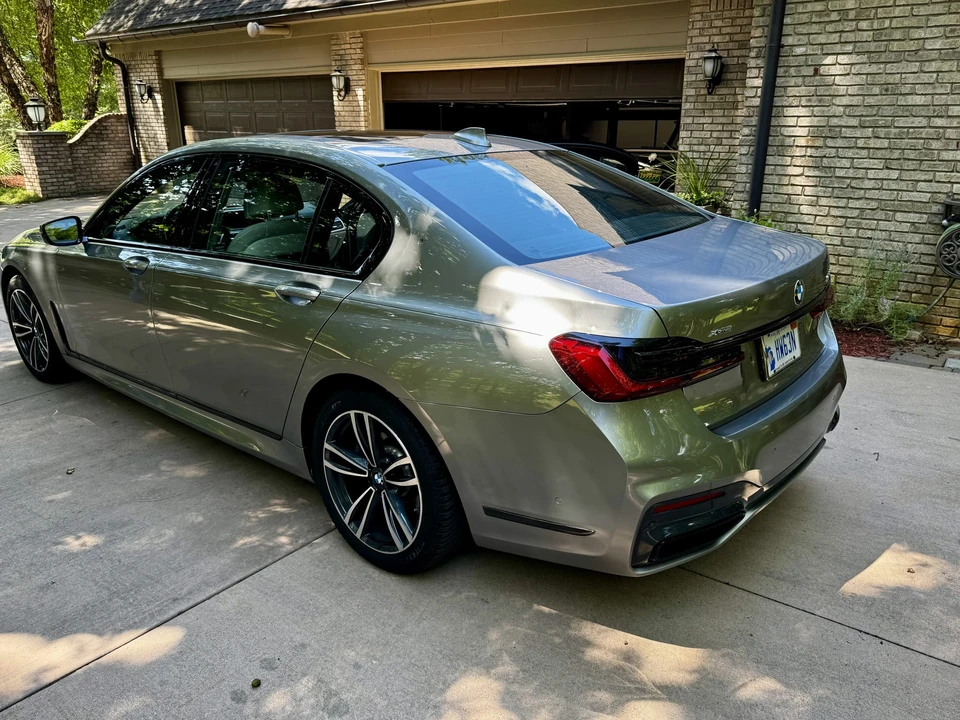 2022 BMW G11/G12 750i & M760i Sedan - Image 21 of 31