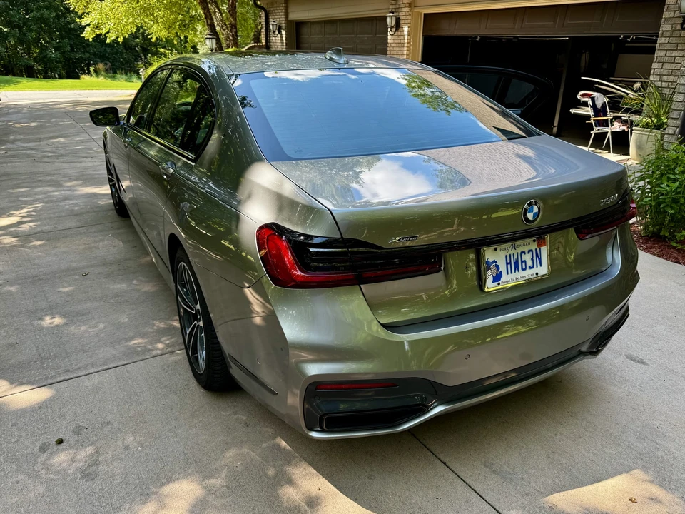 2022 BMW G11/G12 750i & M760i Sedan - Image 22 of 31