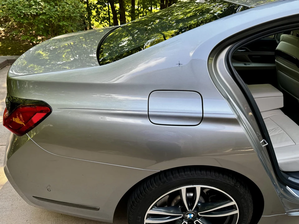 2022 BMW G11/G12 750i & M760i Sedan - Image 28 of 31