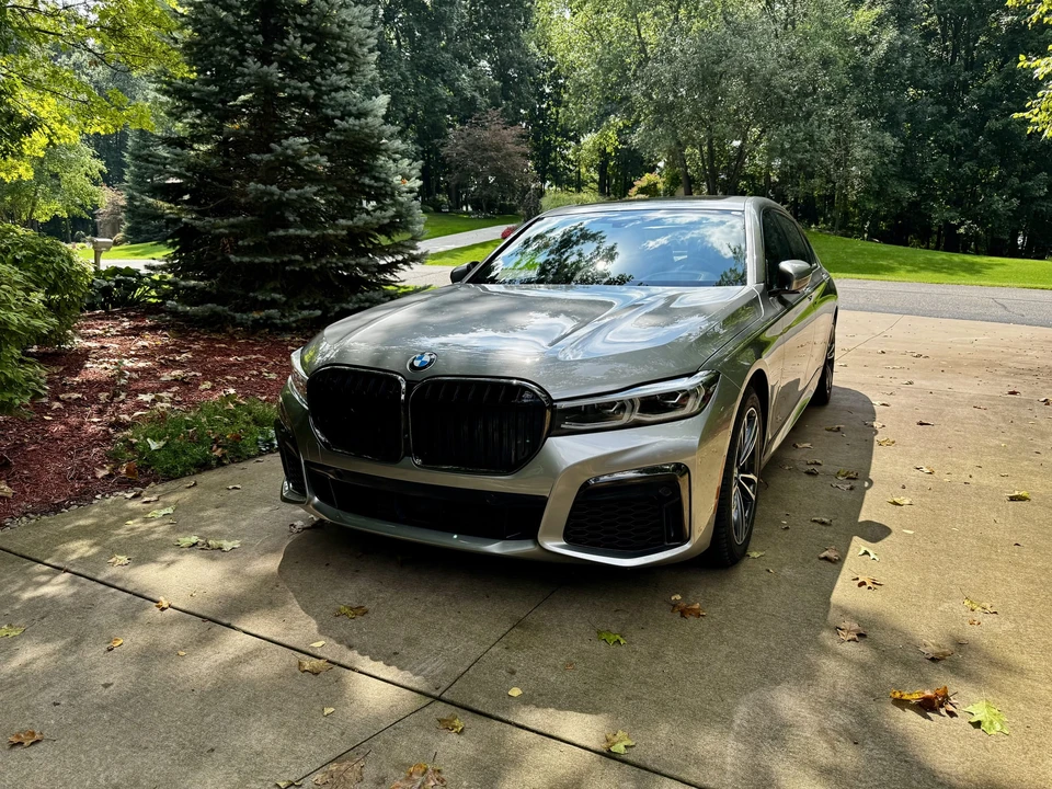 2022 BMW G11/G12 750i & M760i Sedan - Image 3 of 31
