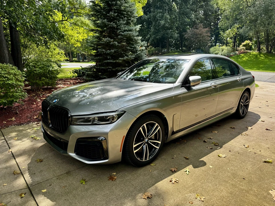 2022 BMW G11/G12 750i & M760i Sedan - Image 4 of 31