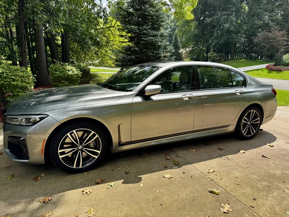 2022 BMW G11/G12 750i & M760i Sedan - Image 5 of 31