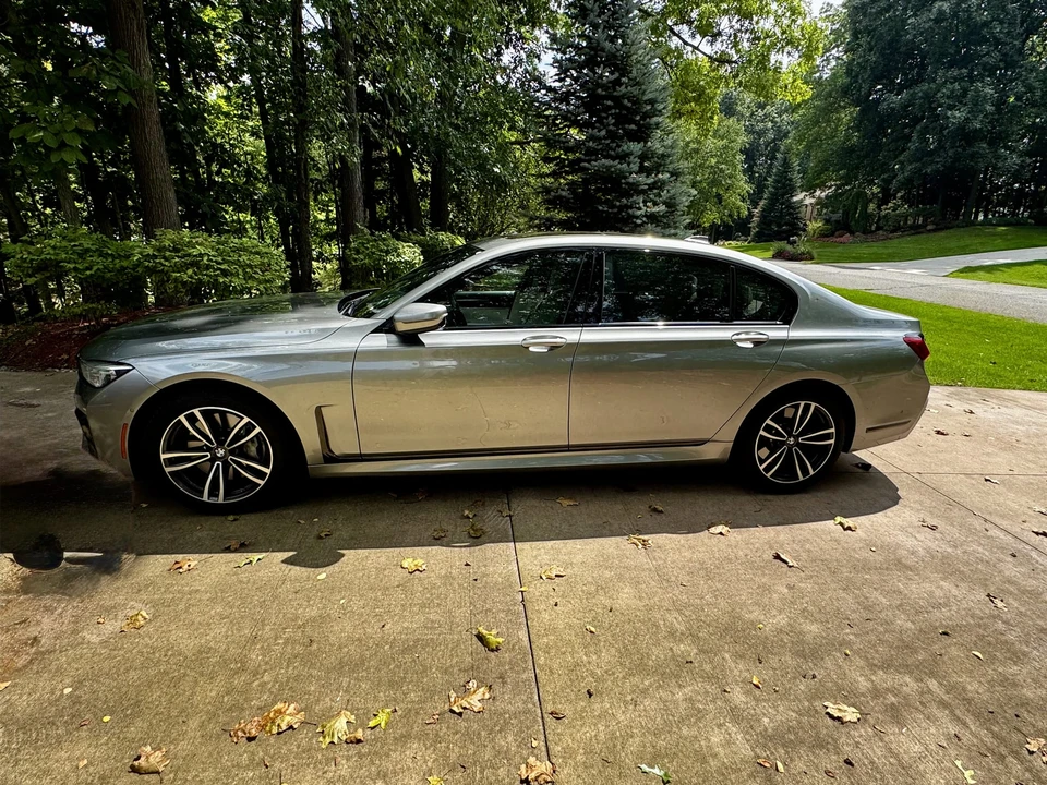 2022 BMW G11/G12 750i & M760i Sedan - Image 6 of 31