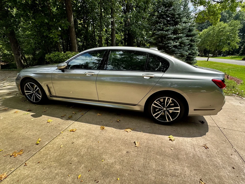 2022 BMW G11/G12 750i & M760i Sedan - Image 7 of 31
