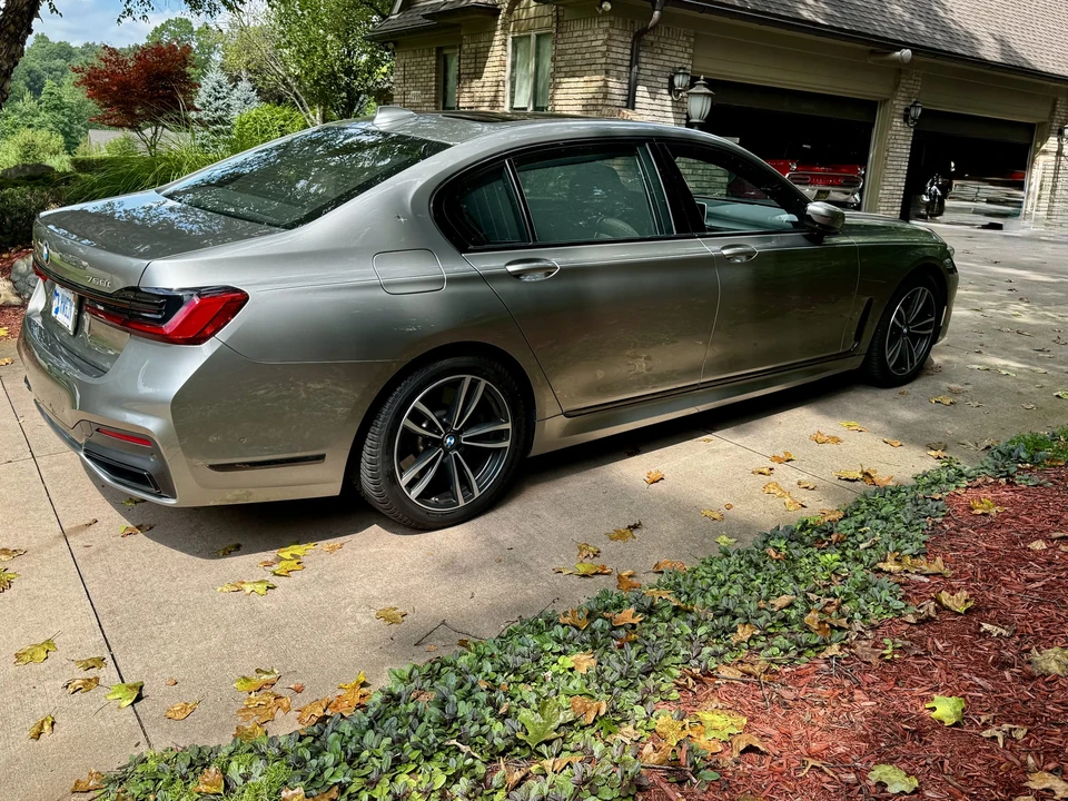 2022 BMW G11/G12 750i & M760i Sedan - Image 10 of 31