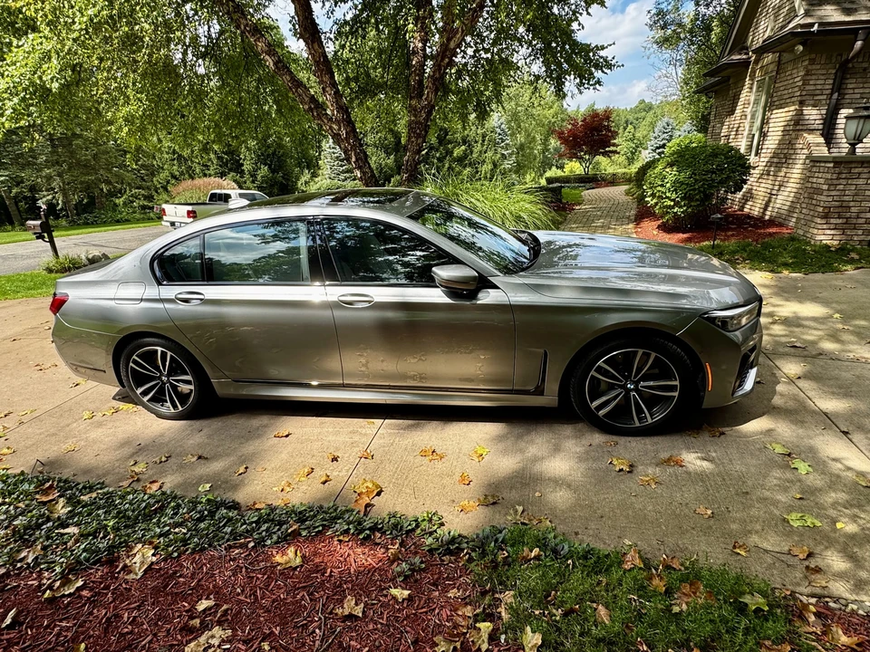 2022 BMW G11/G12 750i & M760i Sedan - Image 13 of 31