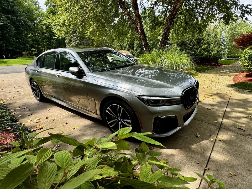 2022 BMW G11/G12 750i & M760i Sedan - Image 15 of 31