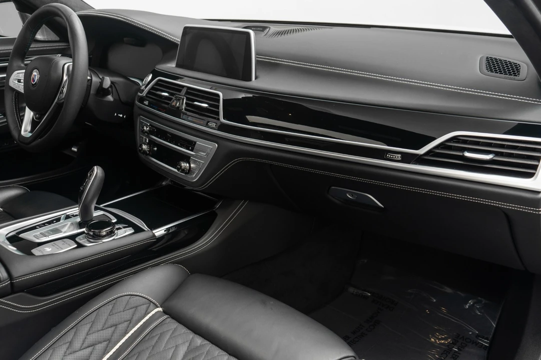 2022 BMW Alpina B7 - Image 14 of 21