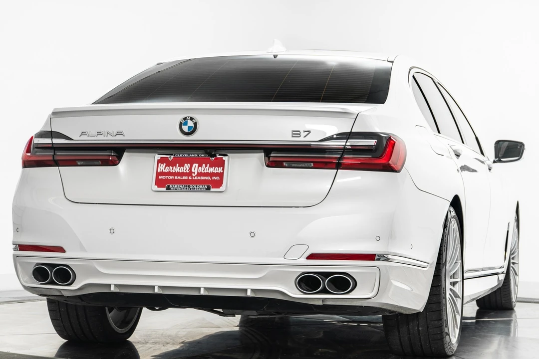 2022 BMW Alpina B7 - Image 9 of 21