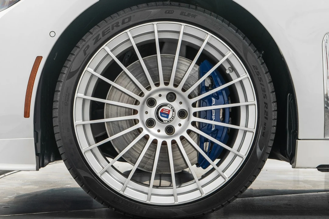2022 BMW Alpina B7 - Image 10 of 21