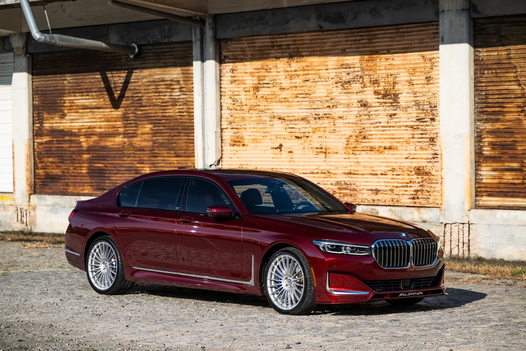 2022 BMW Alpina B7 - Image 25 of 31