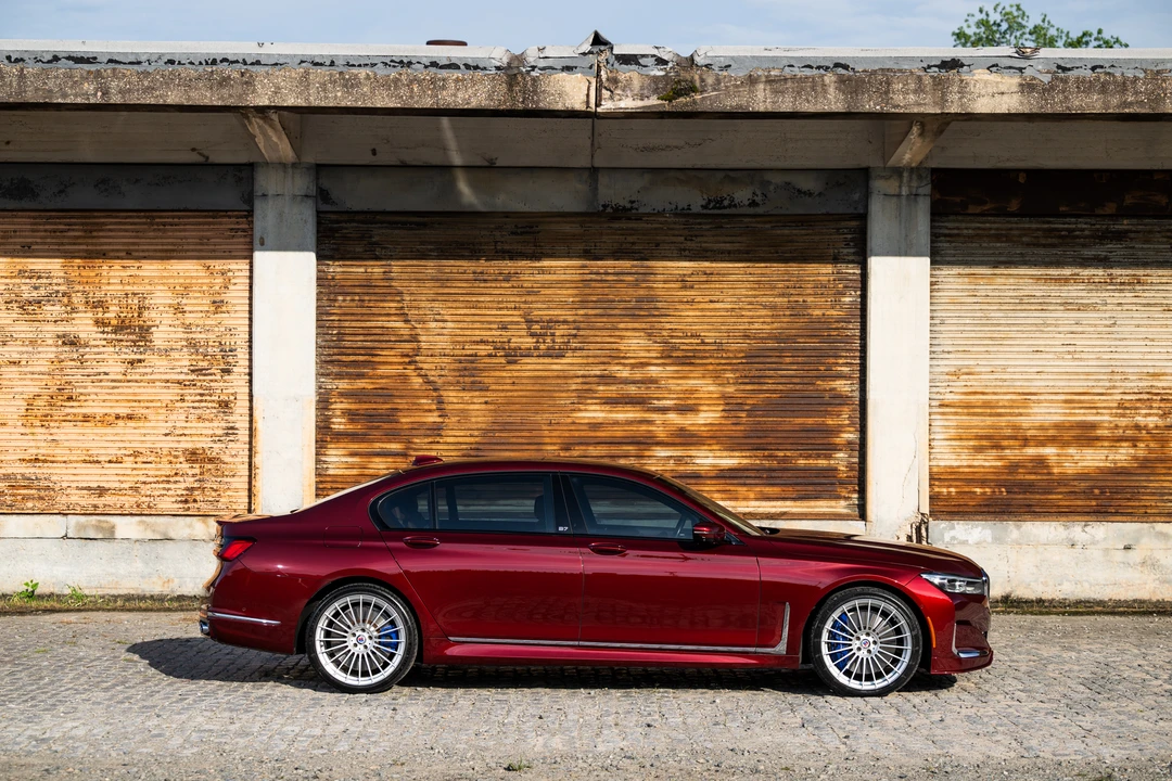 2022 BMW Alpina B7 - Image 21 of 31