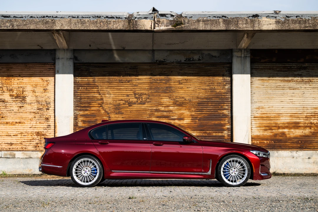 2022 BMW Alpina B7 - Image 20 of 31