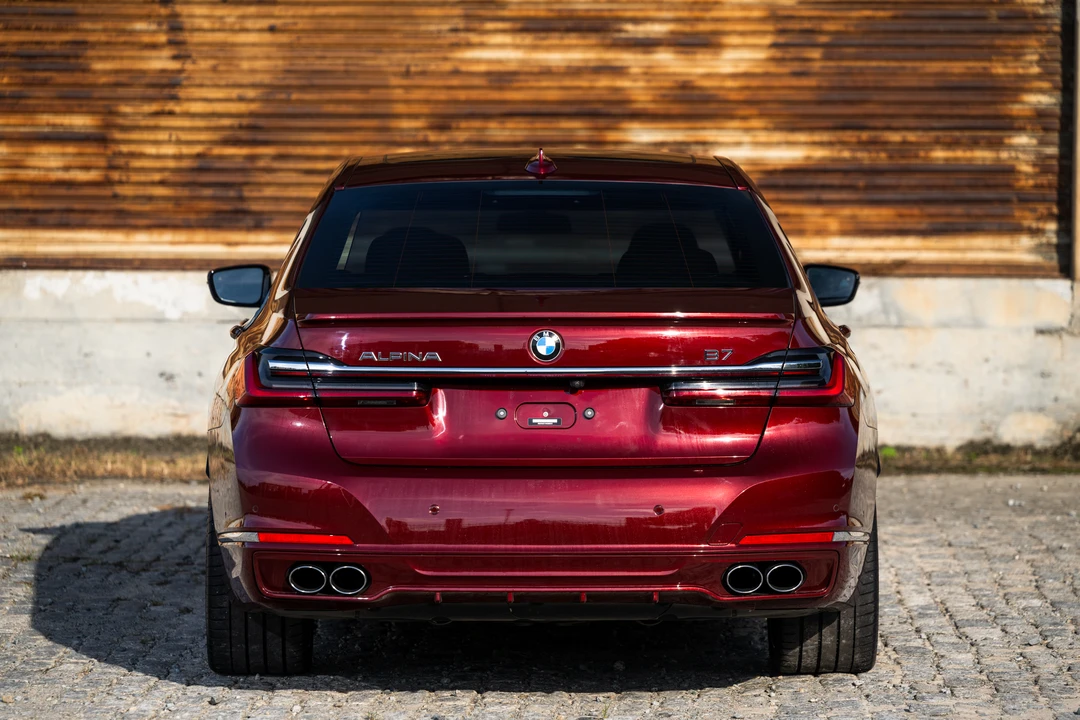 2022 BMW Alpina B7 - Image 14 of 31