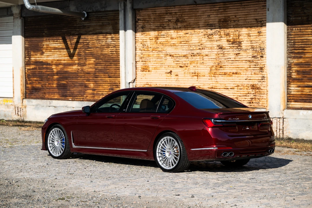 2022 BMW Alpina B7 - Image 12 of 31