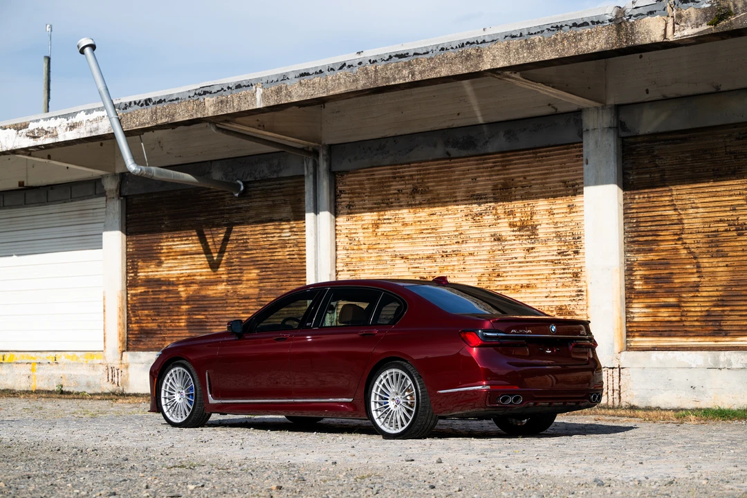 2022 BMW Alpina B7 - Image 8 of 31