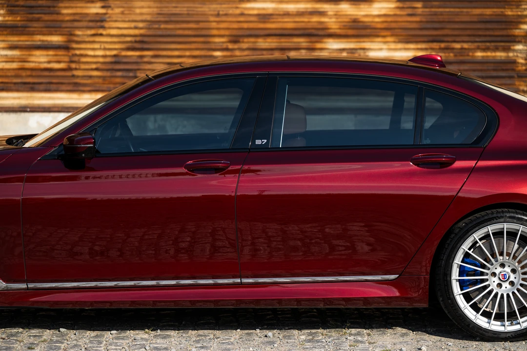 2022 BMW Alpina B7 - Image 30 of 31