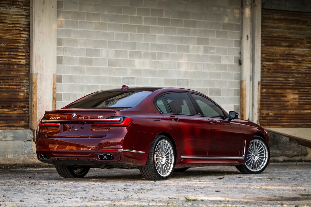 2022 BMW Alpina B7 - Image 15 of 31