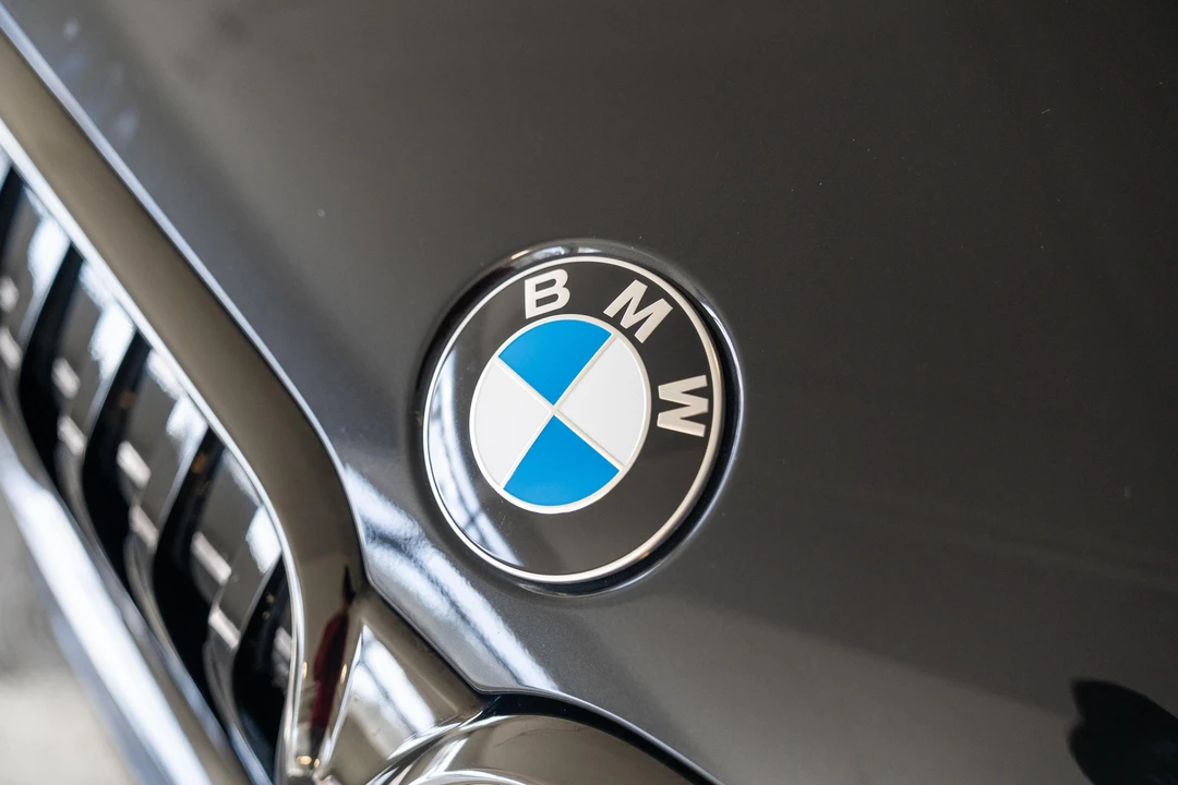 2022 BMW Alpina B7 - Image 11 of 31