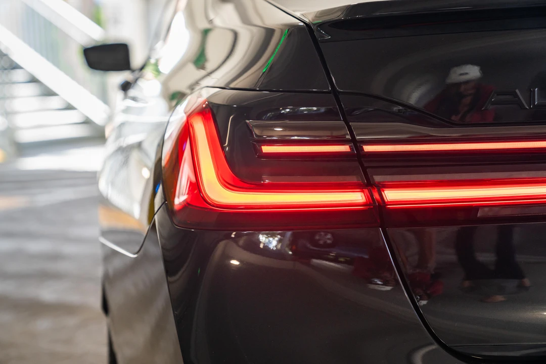 2022 BMW Alpina B7 - Image 14 of 31