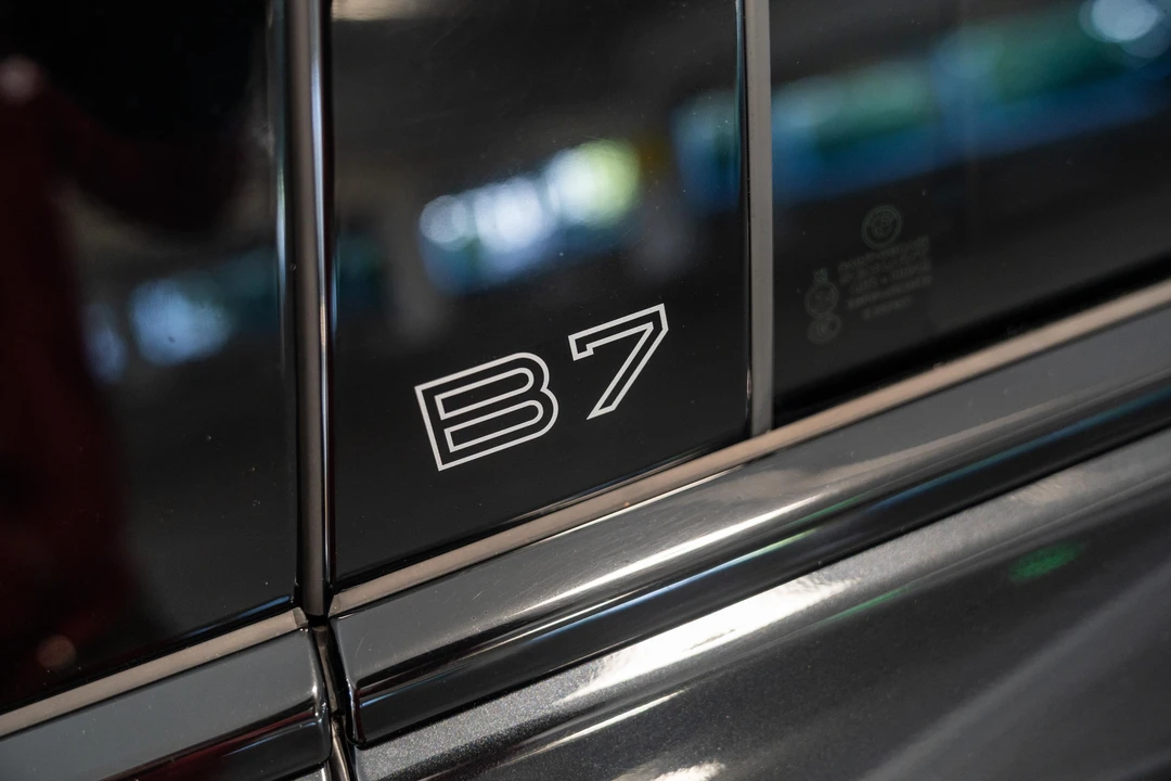 2022 BMW Alpina B7 - Image 13 of 31