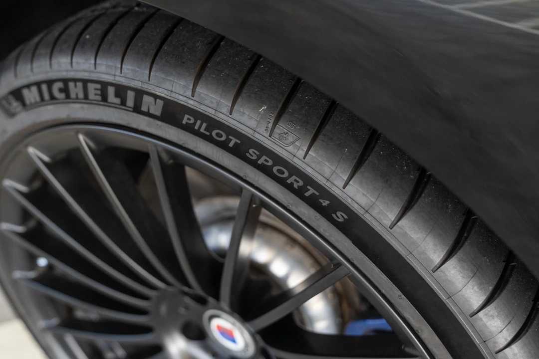 2022 BMW Alpina B7 - Image 25 of 31