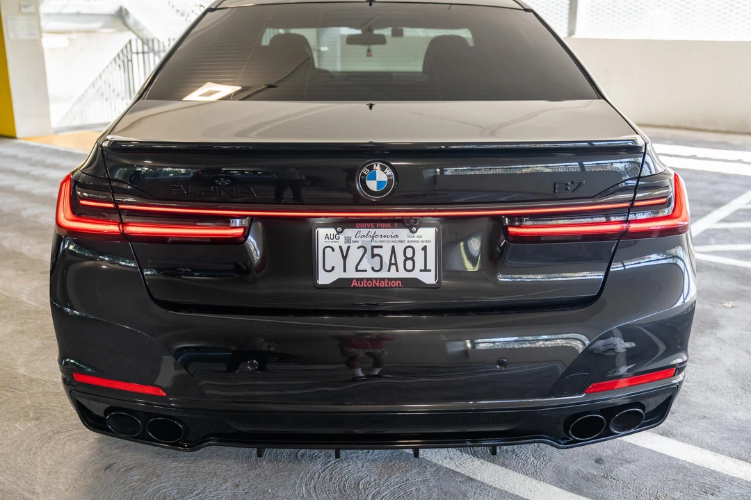 2022 BMW Alpina B7 - Image 17 of 31