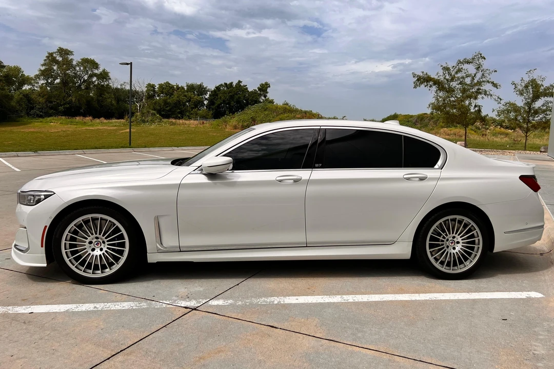 2022 BMW Alpina B7 - Image 3 of 31
